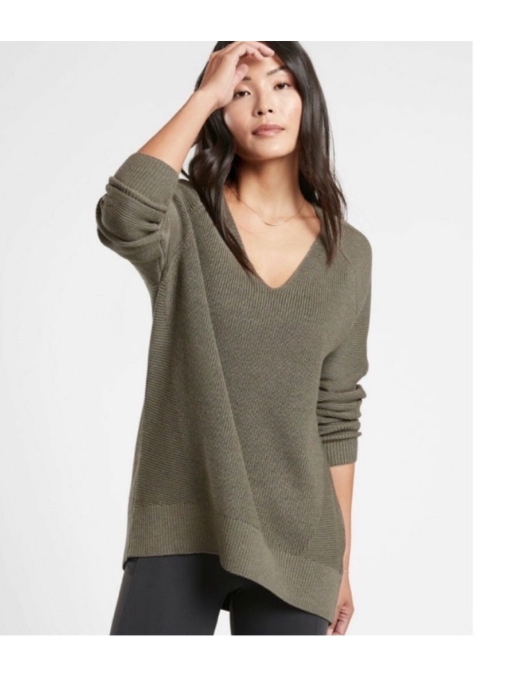 Athleta Oversized Merino V-neck Sweater, Mountain
Olive Heather Size XXS 159164